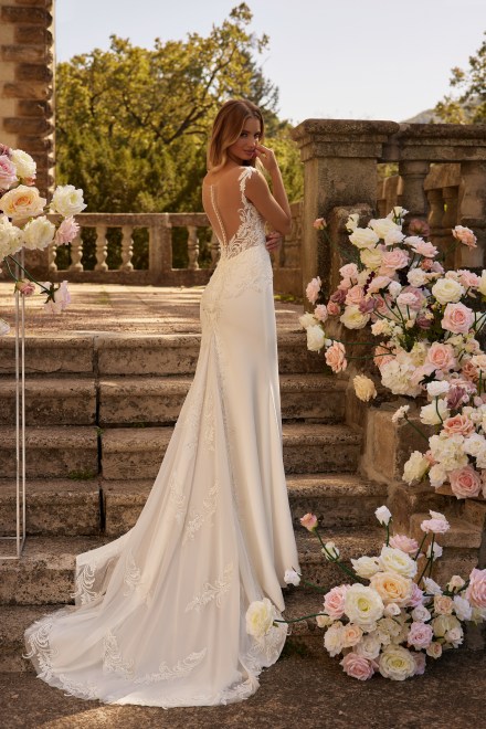 https://www.sposa-lia.com/images/stories/virtuemart/product/3) Martini.jpg
